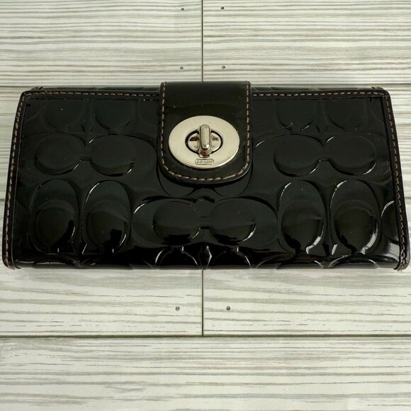 Coach Patent leather  Womens black signature embossed turnlock wallet cardholder - Picture 1 of 10
